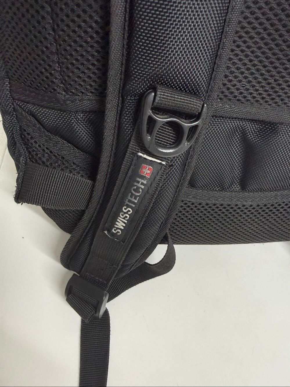 Swiss Tech Navigator Backpack - Picture 6 of 16